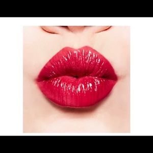 MAC
Versicolour Varnish Cream Lip Stain